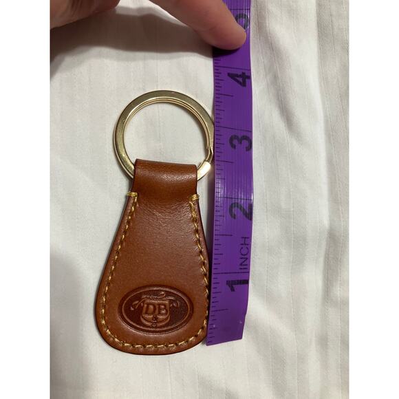 DOONEY & BOURKE BROWN LEATHER KEY CHAIN EMBOSSED LOGO - Picture 3 of 4